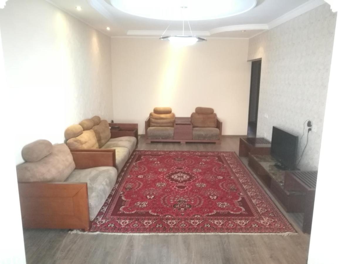 טשקנט Apartment 2 Bed Room In The Center Апартамент 3-Х Комнатная В Центре מראה חיצוני תמונה